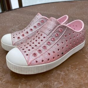 Native Jefferson Kids Shoes Size 12